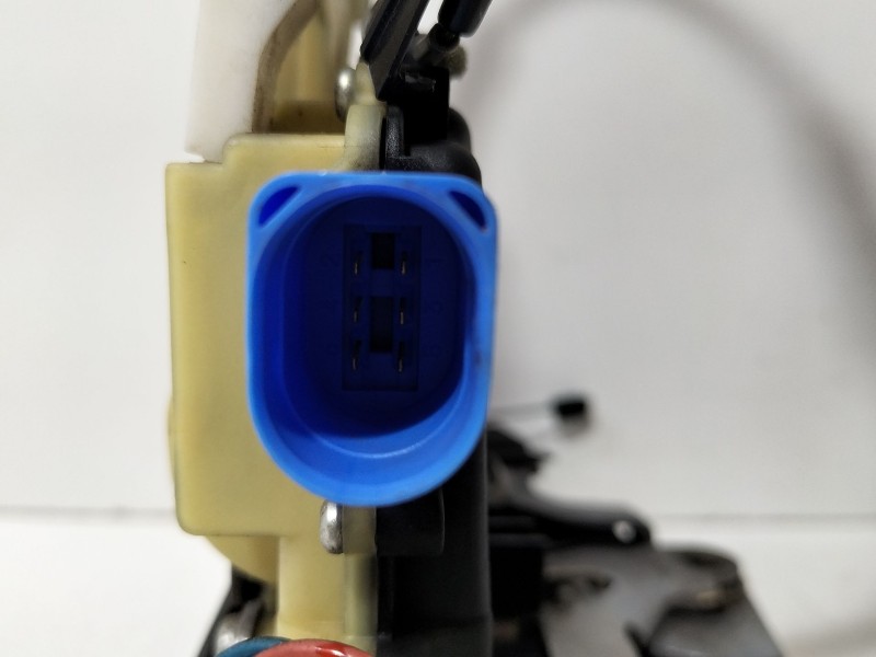Recambio de cerradura puerta trasera izquierda para seat ibiza iii (6l1) 1.9 tdi referencia OEM IAM 3B4839015AN  