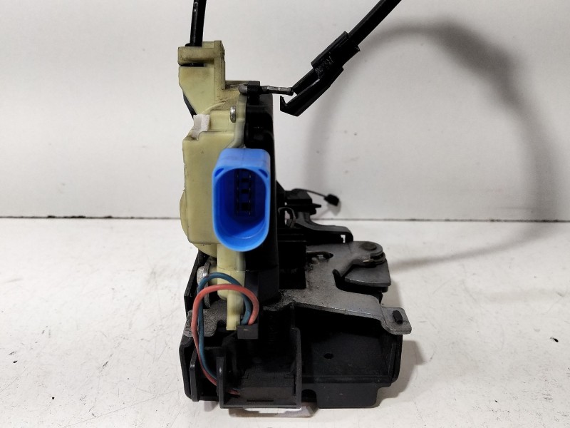 Recambio de cerradura puerta delantera izquierda para seat ibiza iii (6l1) 1.9 tdi referencia OEM IAM 3B1837015AQ  