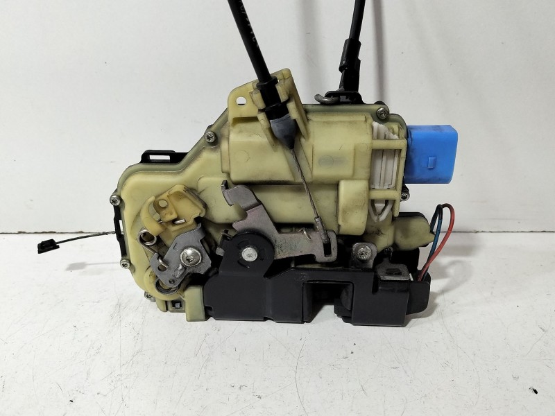 Recambio de cerradura puerta delantera izquierda para seat ibiza iii (6l1) 1.9 tdi referencia OEM IAM 3B1837015AQ  