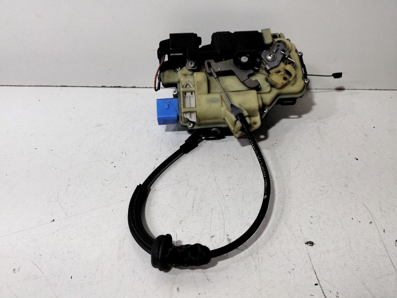 Recambio de cerradura puerta delantera izquierda para seat ibiza iii (6l1) 1.9 tdi referencia OEM IAM 3B1837015AQ  