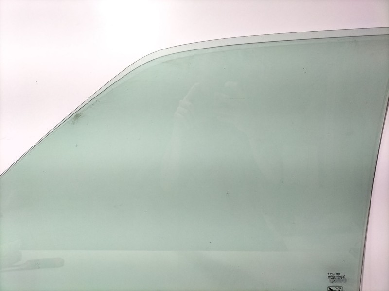 Recambio de luna delantera derecha para nissan terrano ii (r20) 2.7 tdi 4wd referencia OEM IAM Nissan Terrano II  