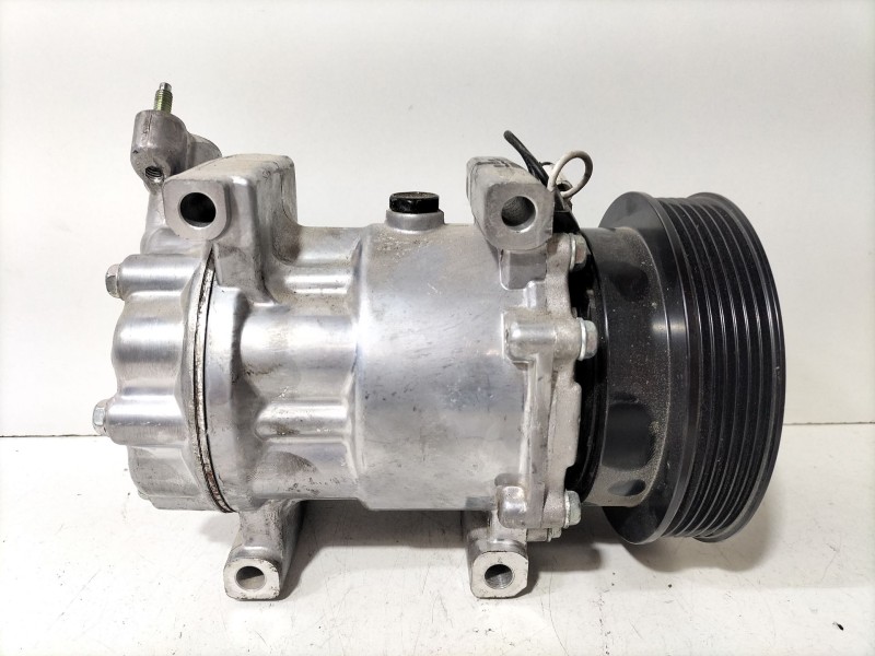 Recambio de compresor aire acondicionado para renault clio ii (bb_, cb_) 1.5 dci (b/cb07) referencia OEM IAM 050906  