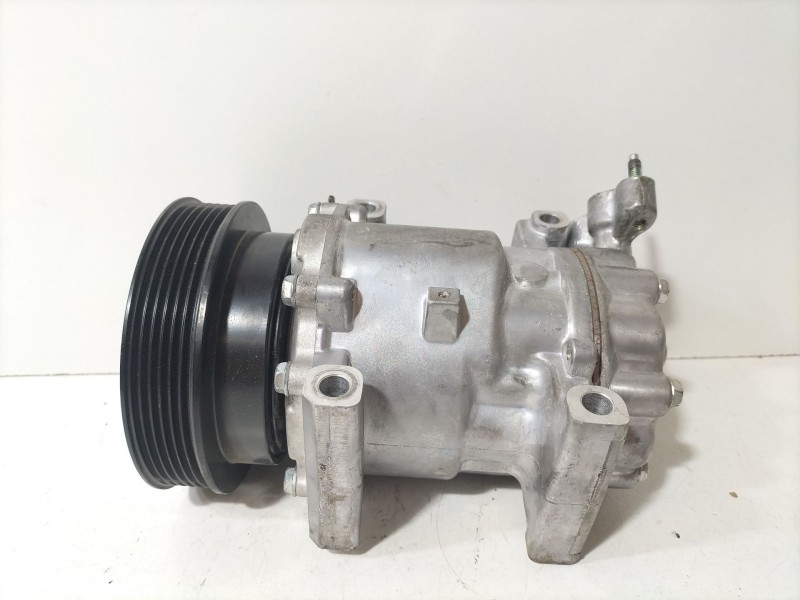Recambio de compresor aire acondicionado para renault clio ii (bb_, cb_) 1.5 dci (b/cb07) referencia OEM IAM 050906  
