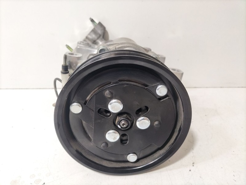 Recambio de compresor aire acondicionado para renault clio ii (bb_, cb_) 1.5 dci (b/cb07) referencia OEM IAM 050906  