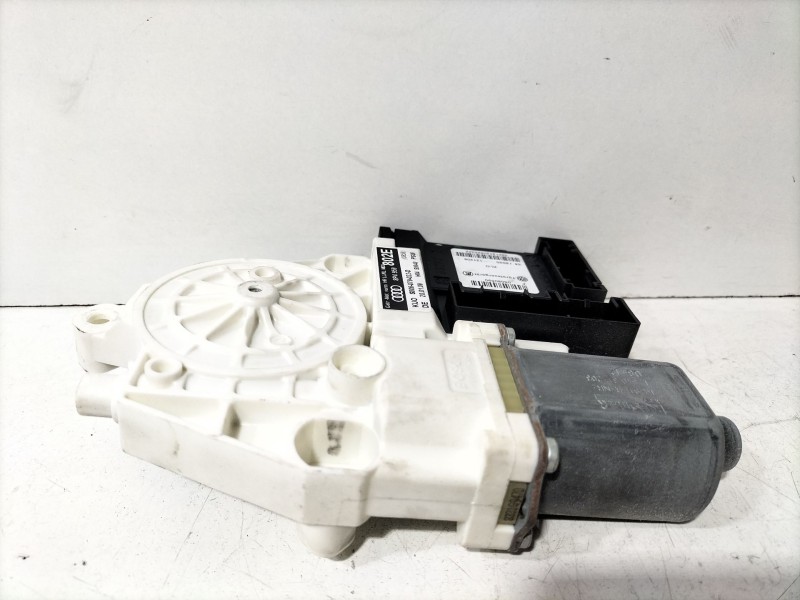 Recambio de motor elevalunas trasero derecho para audi a3 sportback (8pa) 2.0 tdi 16v referencia OEM IAM 8P4959802E  