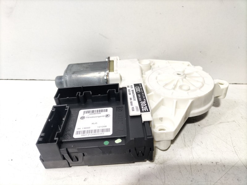 Recambio de motor elevalunas trasero derecho para audi a3 sportback (8pa) 2.0 tdi 16v referencia OEM IAM 8P4959802E  