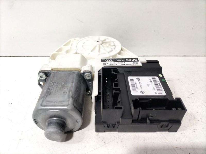 Recambio de motor elevalunas trasero derecho para audi a3 sportback (8pa) 2.0 tdi 16v referencia OEM IAM 8P4959802E  