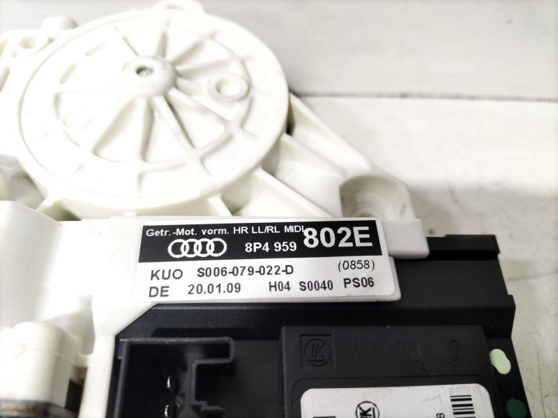 Recambio de motor elevalunas trasero derecho para audi a3 sportback (8pa) 2.0 tdi 16v referencia OEM IAM 8P4959802E  