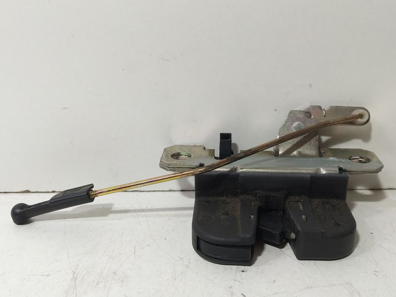 Recambio de cerradura maletero / porton para seat ibiza iii (6l1) 1.9 tdi referencia OEM IAM 6L6827505A  