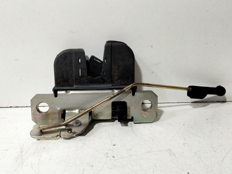 Recambio de cerradura maletero / porton para seat ibiza iii (6l1) 1.9 tdi referencia OEM IAM 6L6827505A  