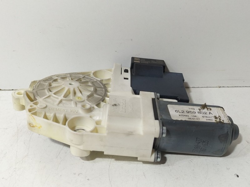 Recambio de motor elevalunas delantero izquierdo para seat ibiza iii (6l1) 1.9 tdi referencia OEM IAM 6L2959802A  