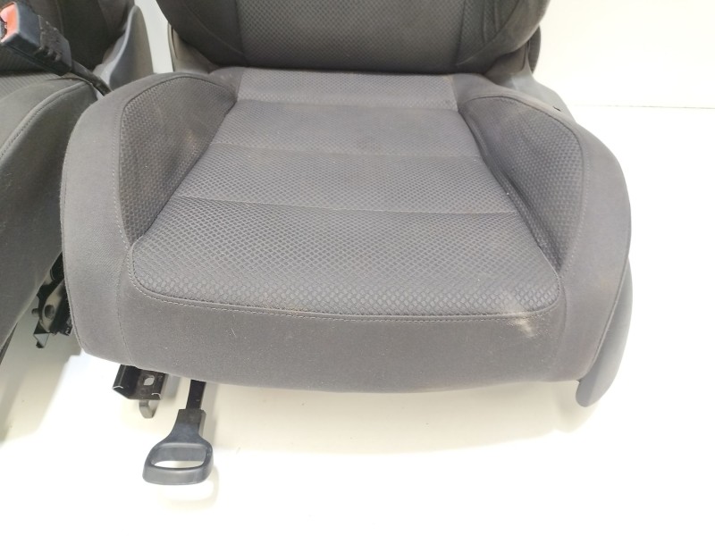 Recambio de juego asientos completo para volkswagen golf v (1k1) 1.9 tdi referencia OEM IAM TDI  