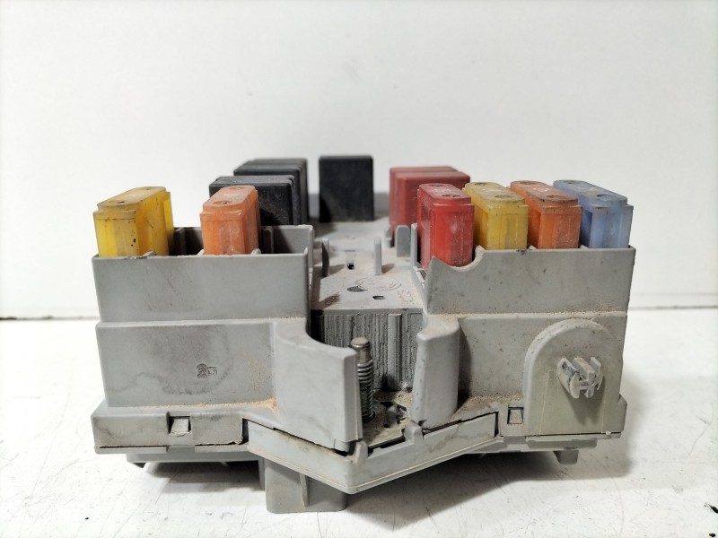 Recambio de caja reles / fusibles para alfa romeo 159 (939_) 1.9 jtdm 16v (939axc1b, 939axc12) referencia OEM IAM 50513644  