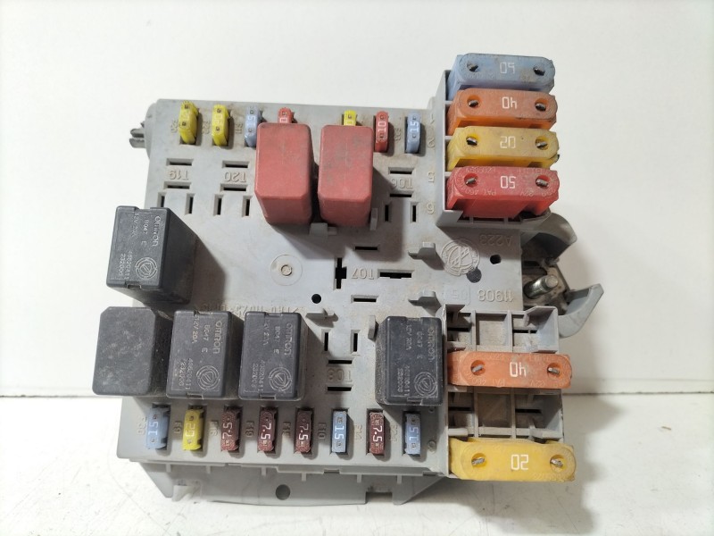 Recambio de caja reles / fusibles para alfa romeo 159 (939_) 1.9 jtdm 16v (939axc1b, 939axc12) referencia OEM IAM 50513644  