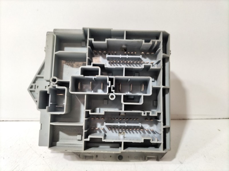 Recambio de caja reles / fusibles para alfa romeo 159 (939_) 1.9 jtdm 16v (939axc1b, 939axc12) referencia OEM IAM 50513644  