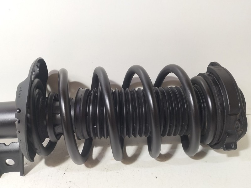 Recambio de amortiguador delantero derecho para volkswagen passat b6 (3c2) 2.0 tdi referencia OEM IAM 3C0413031AC  