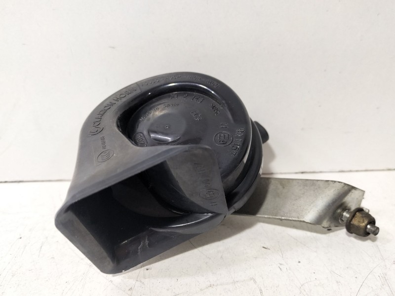 Recambio de claxon para bmw serie 3 coupe (e46) 318 ci referencia OEM IAM 703881157  