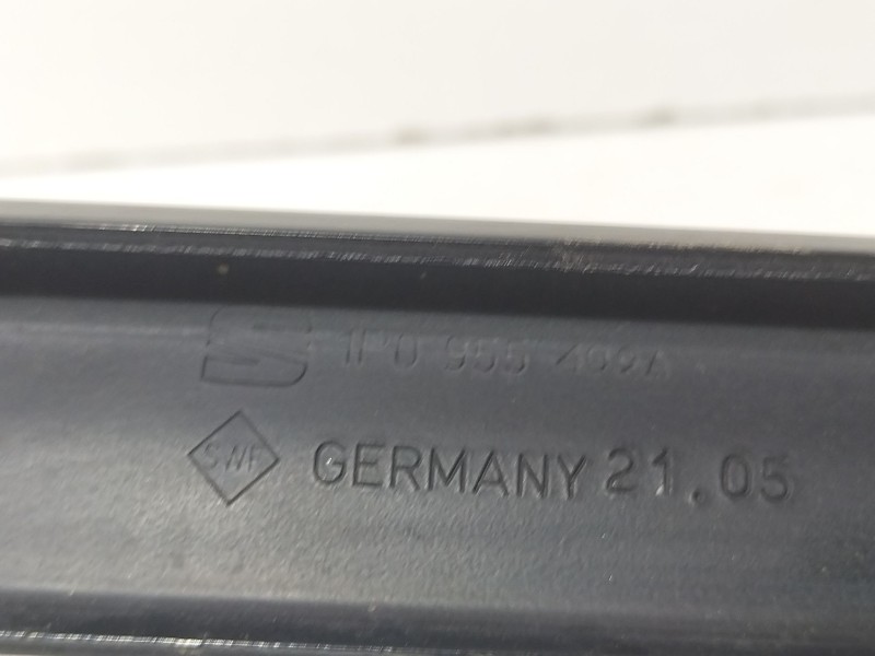 Recambio de brazo limpia delantero izquierdo para seat leon (1p1) 2.0 tdi 16v referencia OEM IAM 1P0955409A  