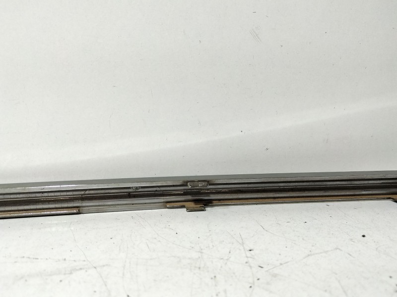 Recambio de molduras delanteras para mini mini (r50, r53) one d referencia OEM IAM 51111490062  