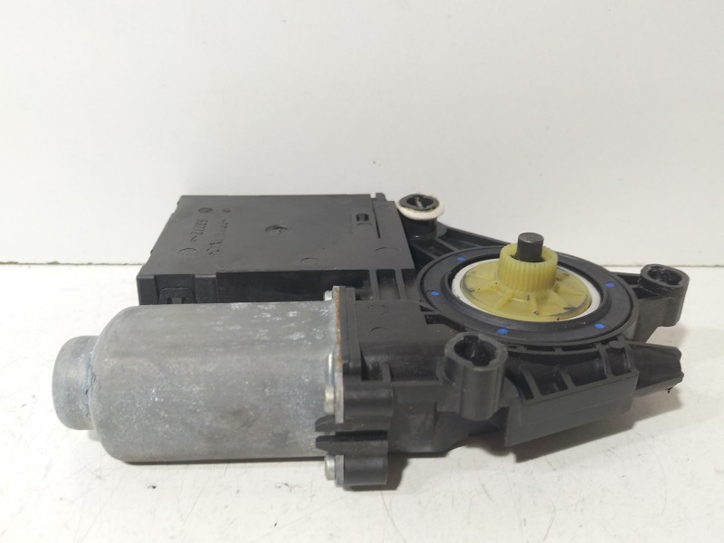 Recambio de motor elevalunas delantero izquierdo para skoda octavia ii (1z3) 1.9 tdi referencia OEM IAM 1T0959701T  