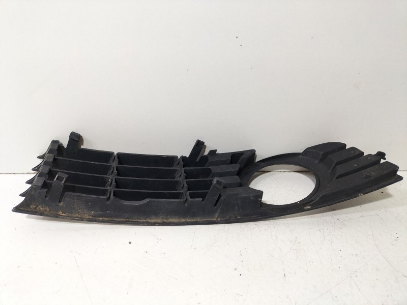 Recambio de moldura para audi a4 berlina (8e) 2.0 20v cat (alt) referencia OEM IAM 8E0807681  