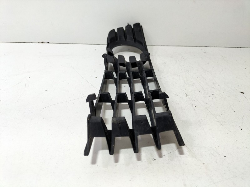Recambio de moldura para audi a4 berlina (8e) 2.0 20v cat (alt) referencia OEM IAM 8E0807681  