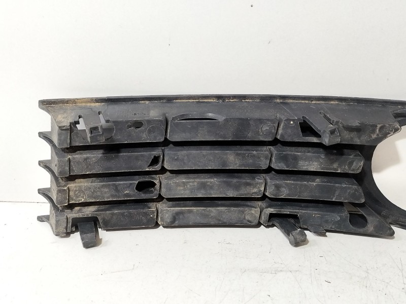 Recambio de moldura para audi a4 berlina (8e) 2.0 20v cat (alt) referencia OEM IAM 8E0807682A  