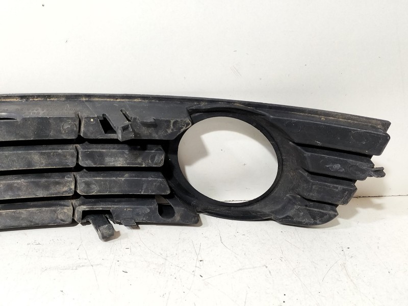 Recambio de moldura para audi a4 berlina (8e) 2.0 20v cat (alt) referencia OEM IAM 8E0807682A  