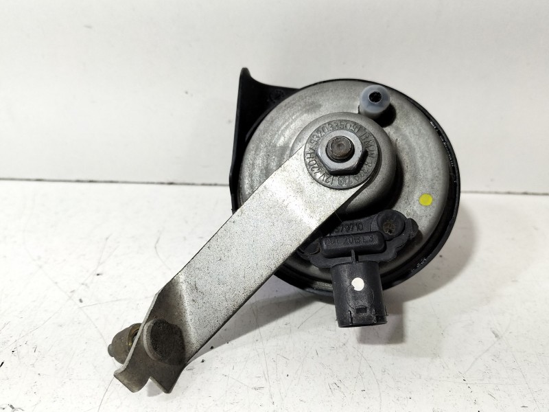 Recambio de claxon para bmw serie 3 coupe (e46) 318 ci referencia OEM IAM 51118195287  