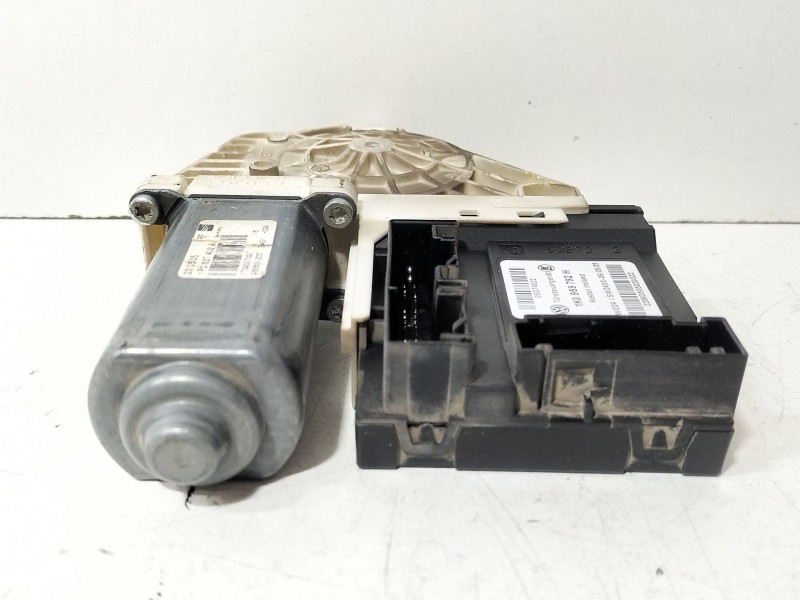 Recambio de motor elevalunas delantero derecho para seat leon (1p1) 2.0 tdi 16v referencia OEM IAM 1P0837402A  