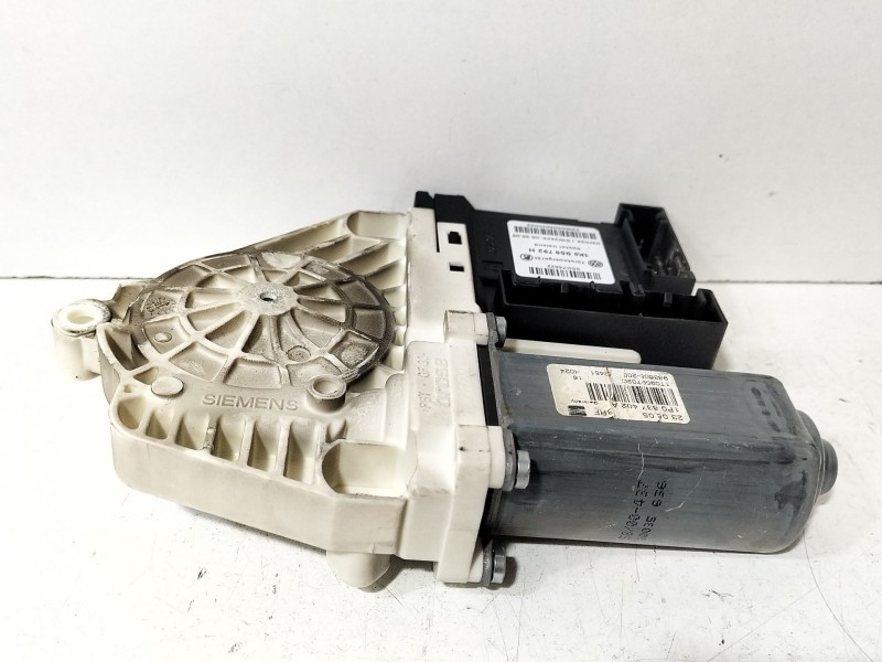 Recambio de motor elevalunas delantero derecho para seat leon (1p1) 2.0 tdi 16v referencia OEM IAM 1P0837402A  