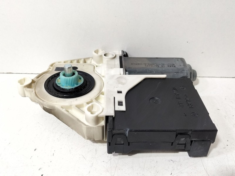 Recambio de motor elevalunas delantero derecho para seat leon (1p1) 2.0 tdi 16v referencia OEM IAM 1P0837402A  