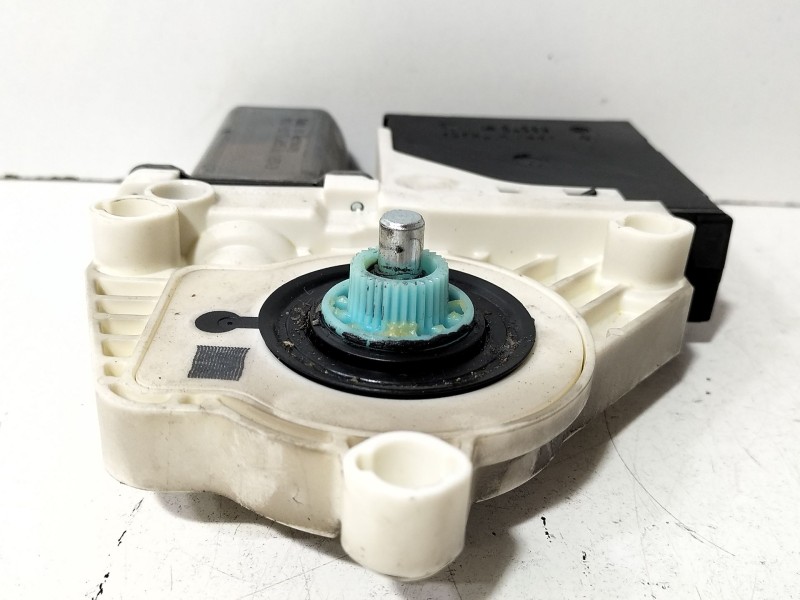 Recambio de motor elevalunas delantero derecho para seat leon (1p1) 2.0 tdi 16v referencia OEM IAM 1P0837402A  