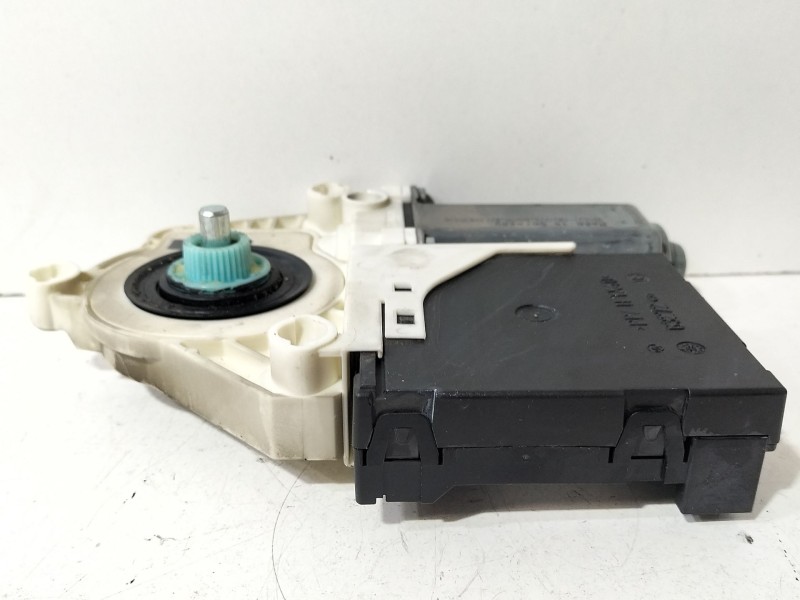 Recambio de motor elevalunas delantero derecho para seat leon (1p1) 2.0 tdi 16v referencia OEM IAM 1P0837402A  