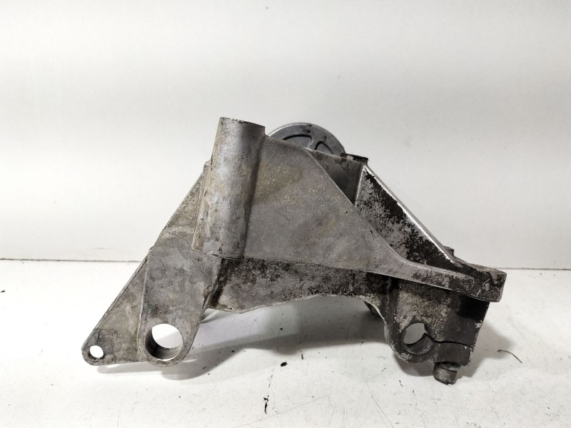 Recambio de soporte alternador para peugeot 307 sw (3h) 2.0 hdi 110 referencia OEM IAM 9636301380  