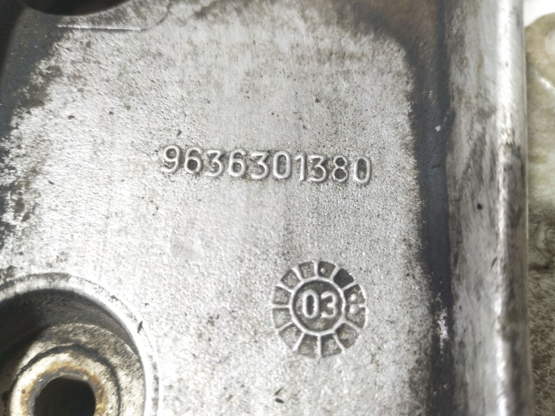 Recambio de soporte alternador para peugeot 307 sw (3h) 2.0 hdi 110 referencia OEM IAM 9636301380  