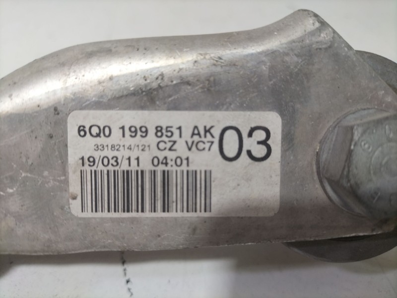 Recambio de soporte motor para volkswagen polo (9n1) 1.4 16v referencia OEM IAM 6Q0199851AK  