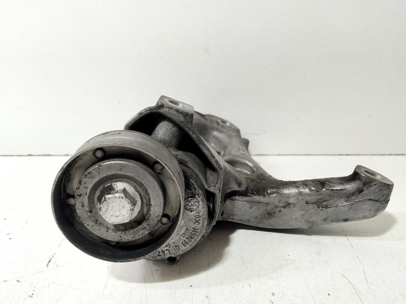 Recambio de soporte alternador para volkswagen golf v (1k1) 1.6 fsi referencia OEM IAM 1K0260885B  