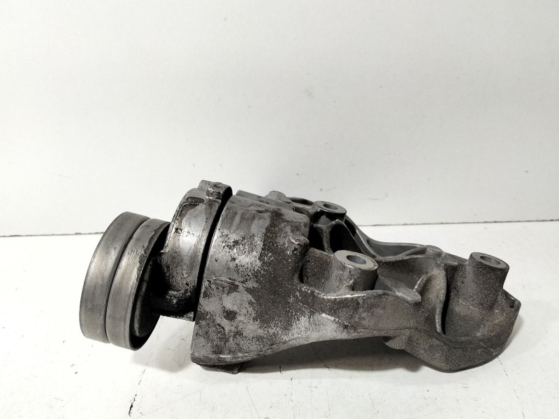 Recambio de soporte alternador para volkswagen golf v (1k1) 1.6 fsi referencia OEM IAM 1K0260885B  