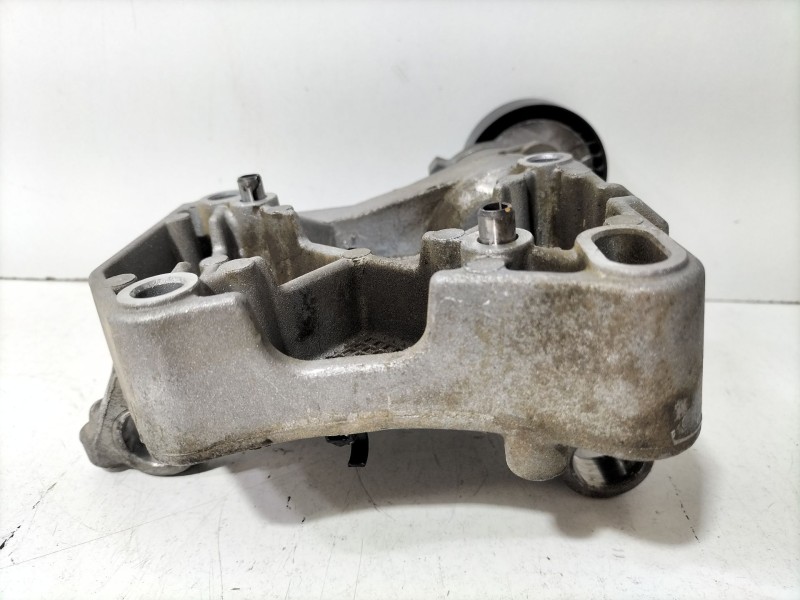 Recambio de soporte alternador para citroën c3 1.1 referencia OEM IAM 9659197780  