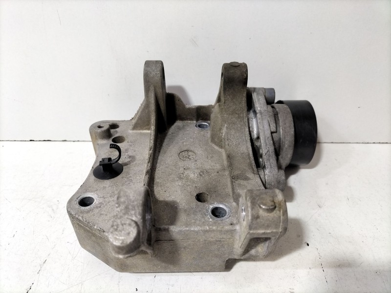 Recambio de soporte alternador para citroën c3 1.1 referencia OEM IAM 9659197780  