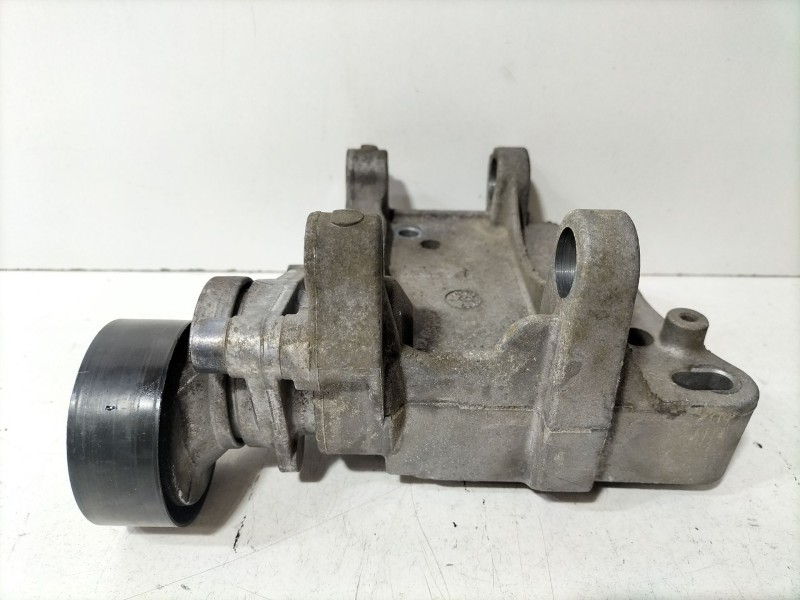 Recambio de soporte alternador para citroën c3 1.1 referencia OEM IAM 9659197780  