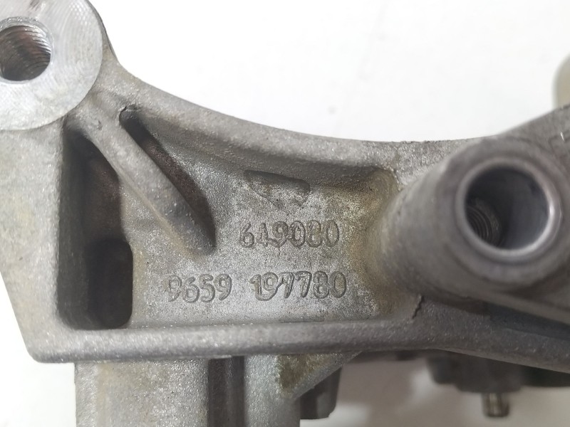 Recambio de soporte alternador para citroën c3 1.1 referencia OEM IAM 9659197780  