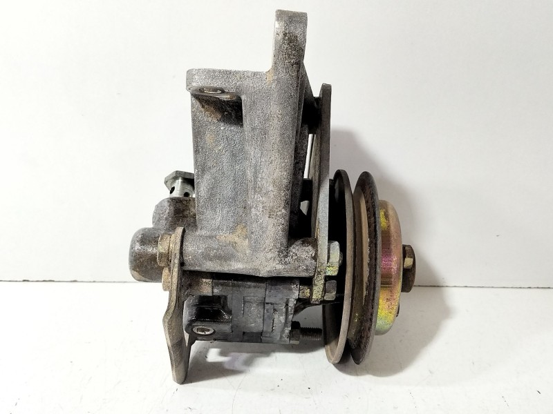 Recambio de bomba direccion para nissan trade 100 3.0 turbodiesel referencia OEM IAM 7681955136  