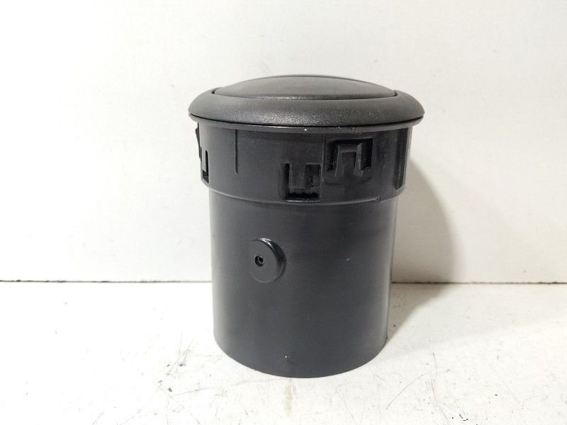 Recambio de rejilla aireadora para seat ibiza (6l1) 1.9 tdi referencia OEM IAM Seat Ibiza 6L  