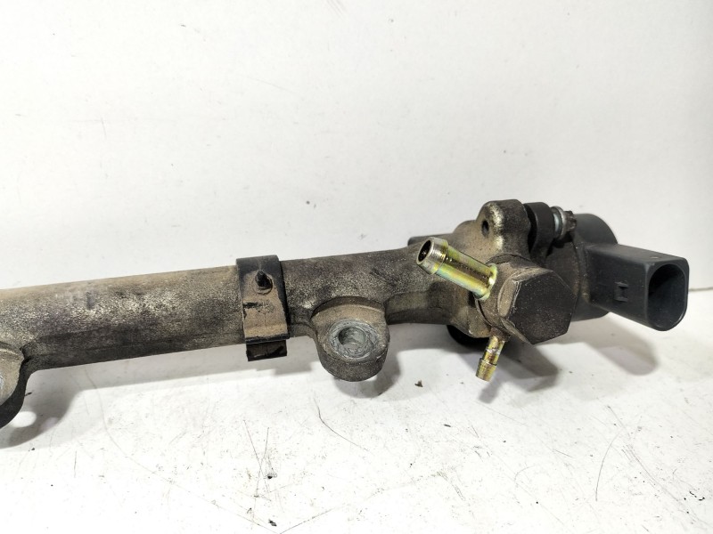 Recambio de rampa inyectora para mercedes-benz clase m (w163) ml 270 cdi (163.113) referencia OEM IAM A6120700095  