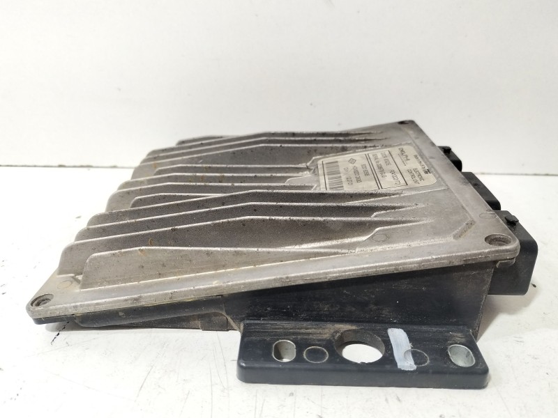 Recambio de centralita motor uce para renault clio ii fase ii (b/cb0) 1.5 dci diesel referencia OEM IAM 8200180595  