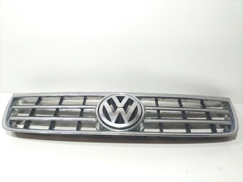 Recambio de rejilla delantera para volkswagen touareg (7la, 7l6, 7l7) 5.0 v10 tdi referencia OEM IAM 7L6853651  
