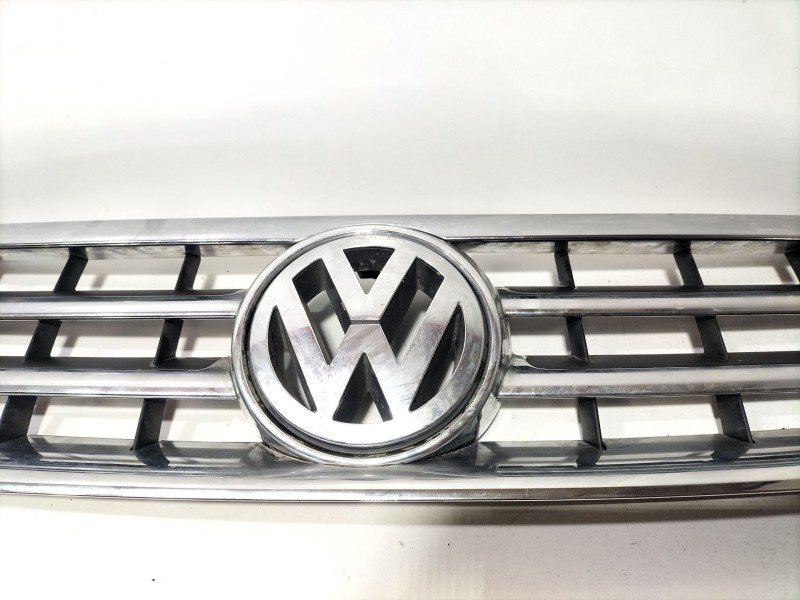 Recambio de rejilla delantera para volkswagen touareg (7la, 7l6, 7l7) 5.0 v10 tdi referencia OEM IAM 7L6853651  
