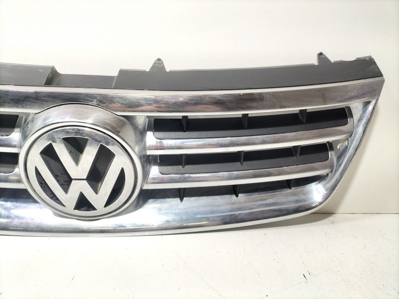 Recambio de rejilla delantera para volkswagen touareg (7la, 7l6, 7l7) 5.0 v10 tdi referencia OEM IAM 7L6853651  